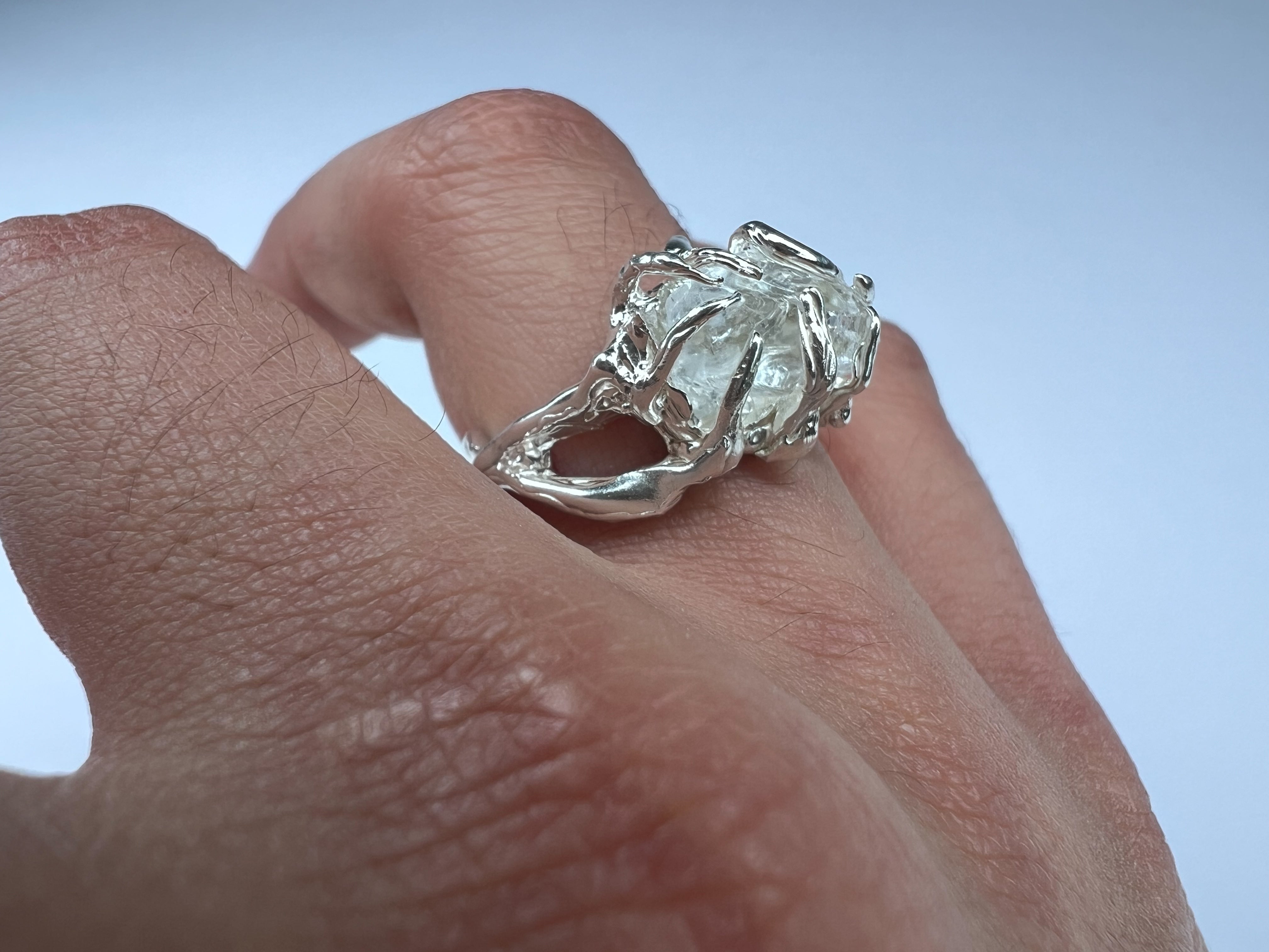 AV Ring