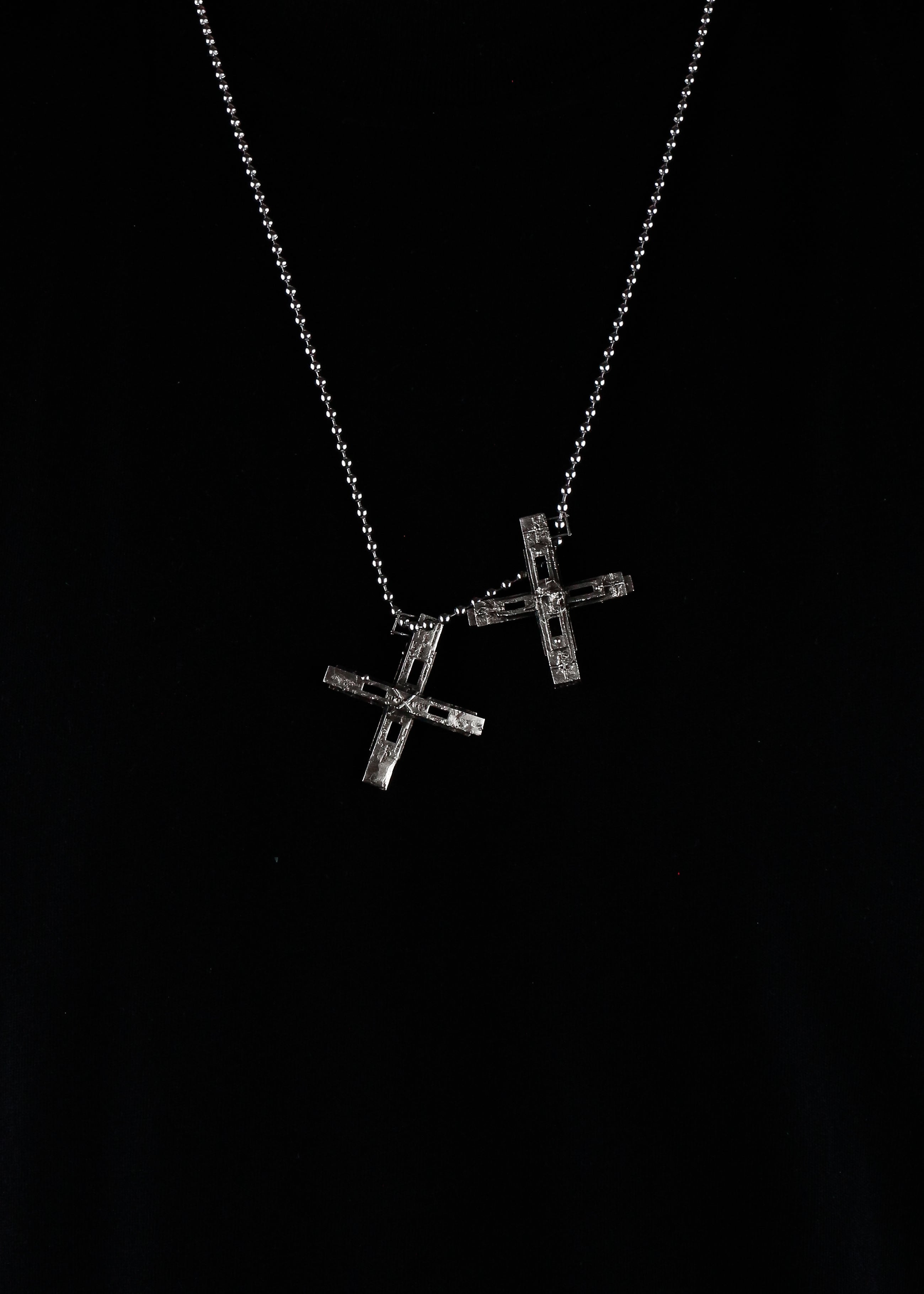 X + X = ✱ PENDANT