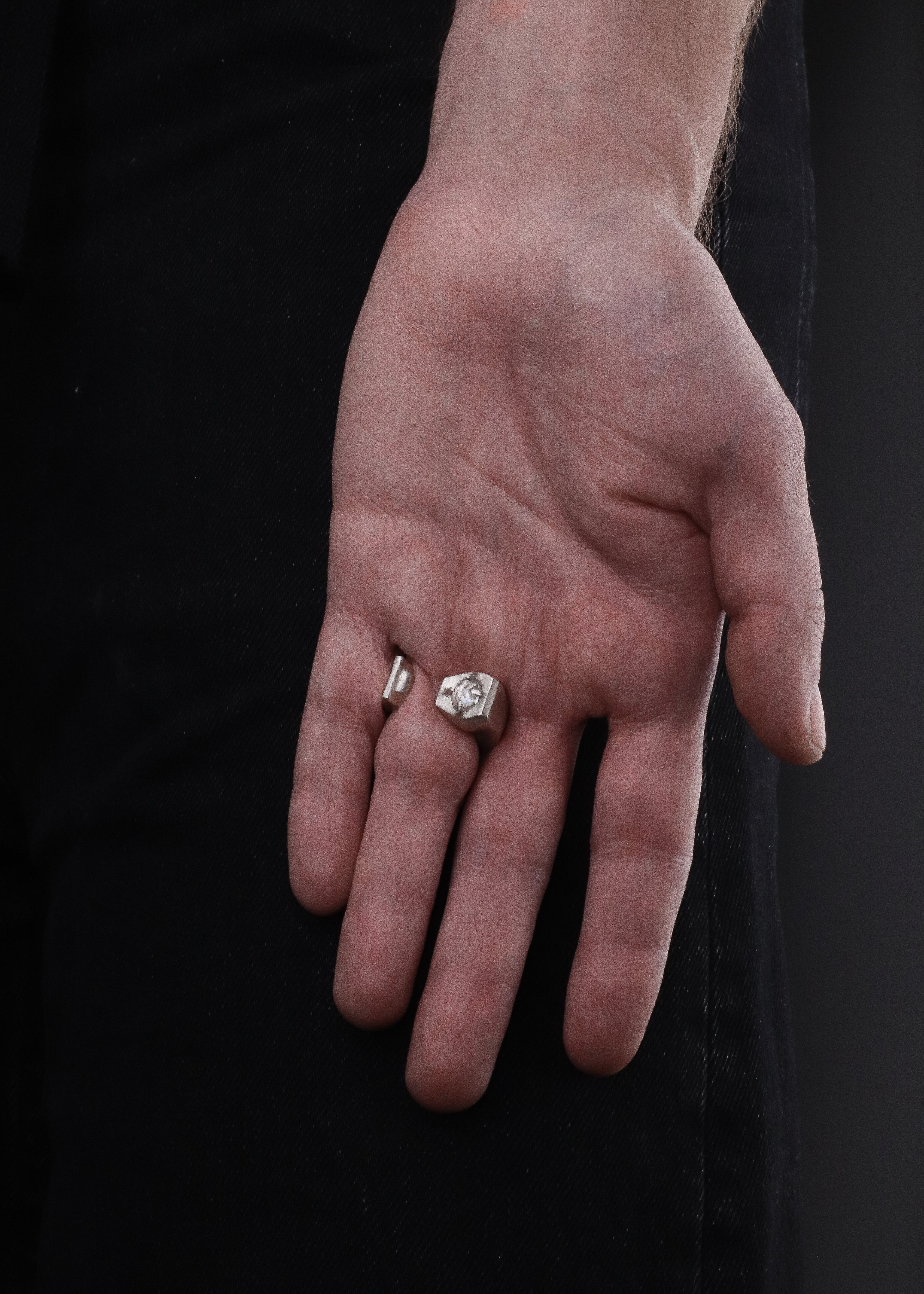 Equilibrium Ring