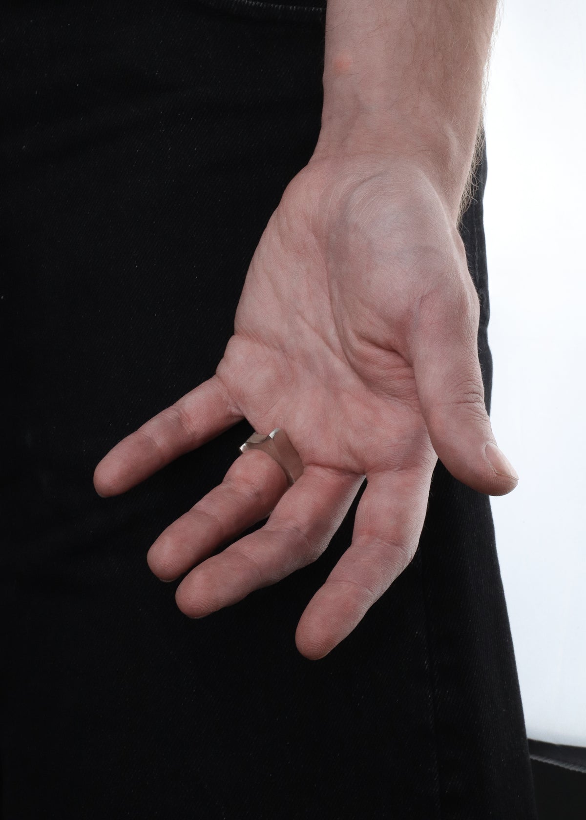 Equilibrium Ring