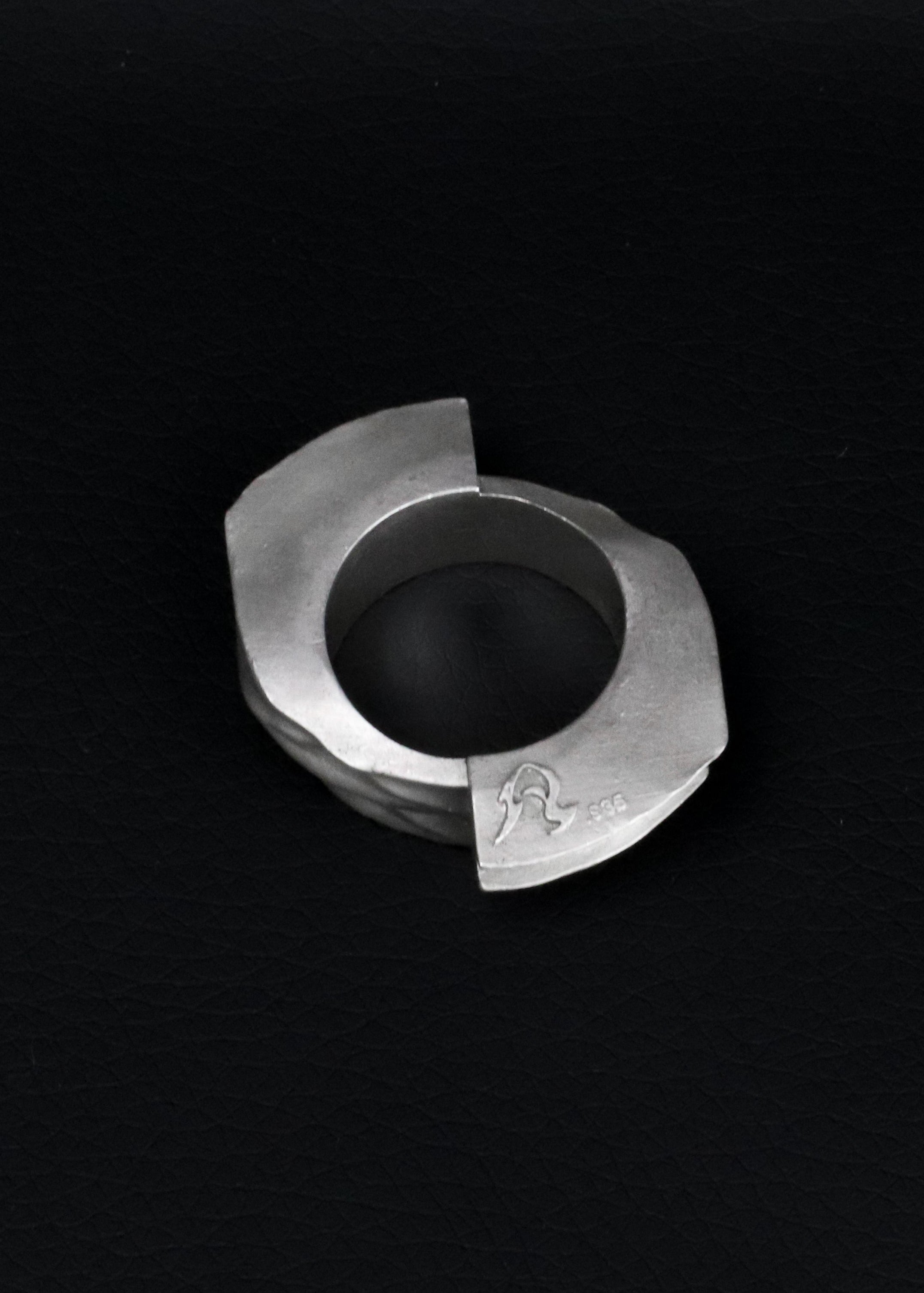 BLADE  RING